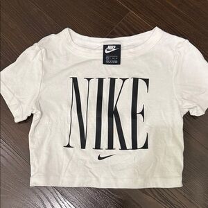Women’s Crop Nike Top